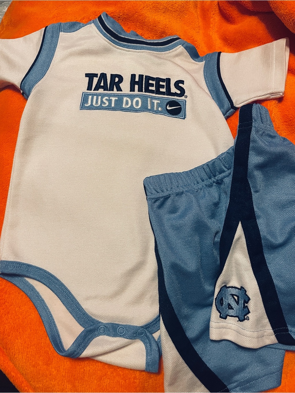 New  2 pc toddler Nike nc tarheels  outfit 24 mos